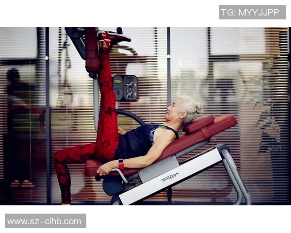 岁月无情足球明星年老时的风采与回忆展现人生的辉煌与坚持